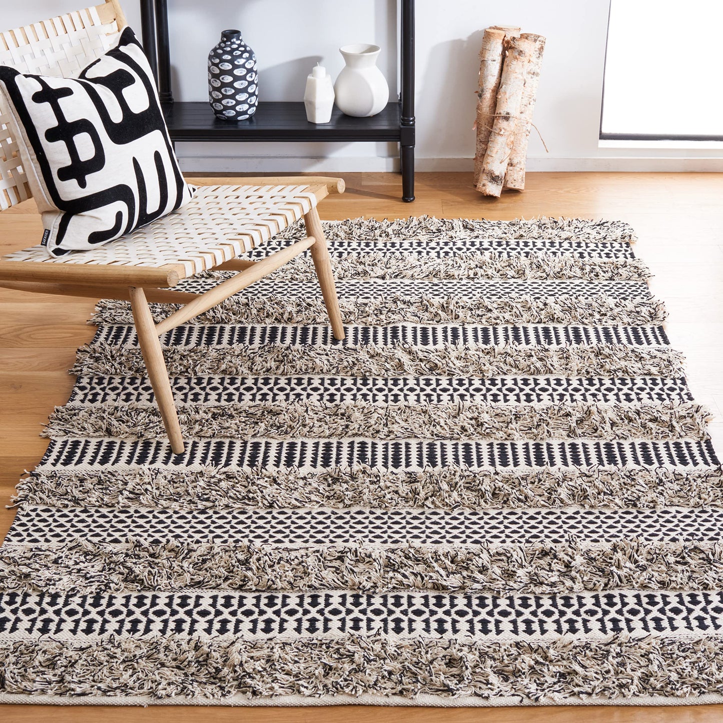 SAFAVIEH Area Rug 8x10 - Natura Collection - Large - Black & Ivory, Flat Weave Cotton, Ideal for Living Room, Bedroom, Dining Space (NAT926Z)