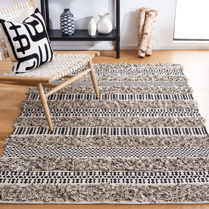 SAFAVIEH Area Rug 8x10 - Natura Collection - Large - Black & Ivory, Flat Weave Cotton, Ideal for Living Room, Bedroom, Dining Space (NAT926Z)