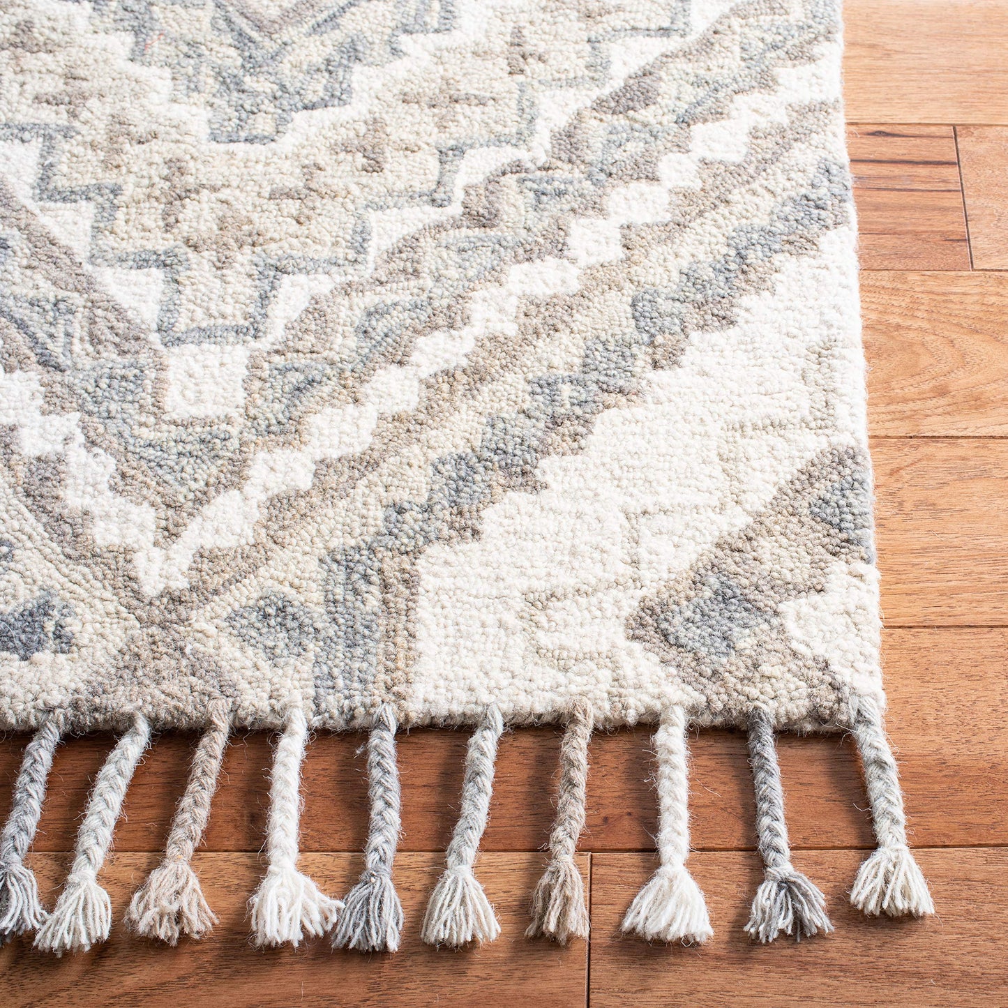 SAFAVIEH Aspen Collection Runner Rug - 2'3" x 7', Taupe & Ivory, Handmade Boho Braided Tassel Wool, Ideal for High Traffic Areas in Living Room, Bedroom (APN250E)