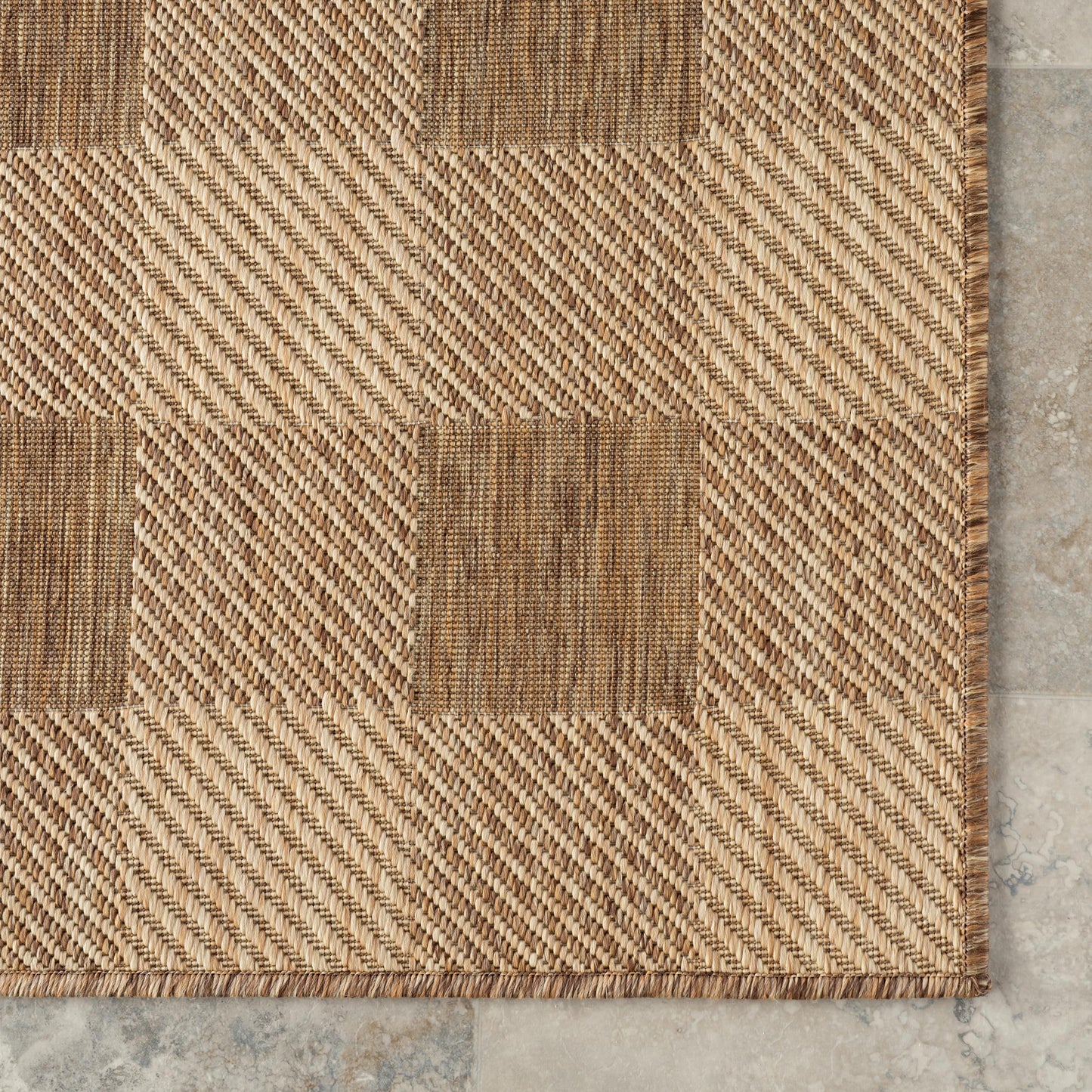 Nuloom Falonia Plaid 4' x 6' Indoor/Outdoor Area Rug for Living Room Patio Deck Front Porch, Light Brown