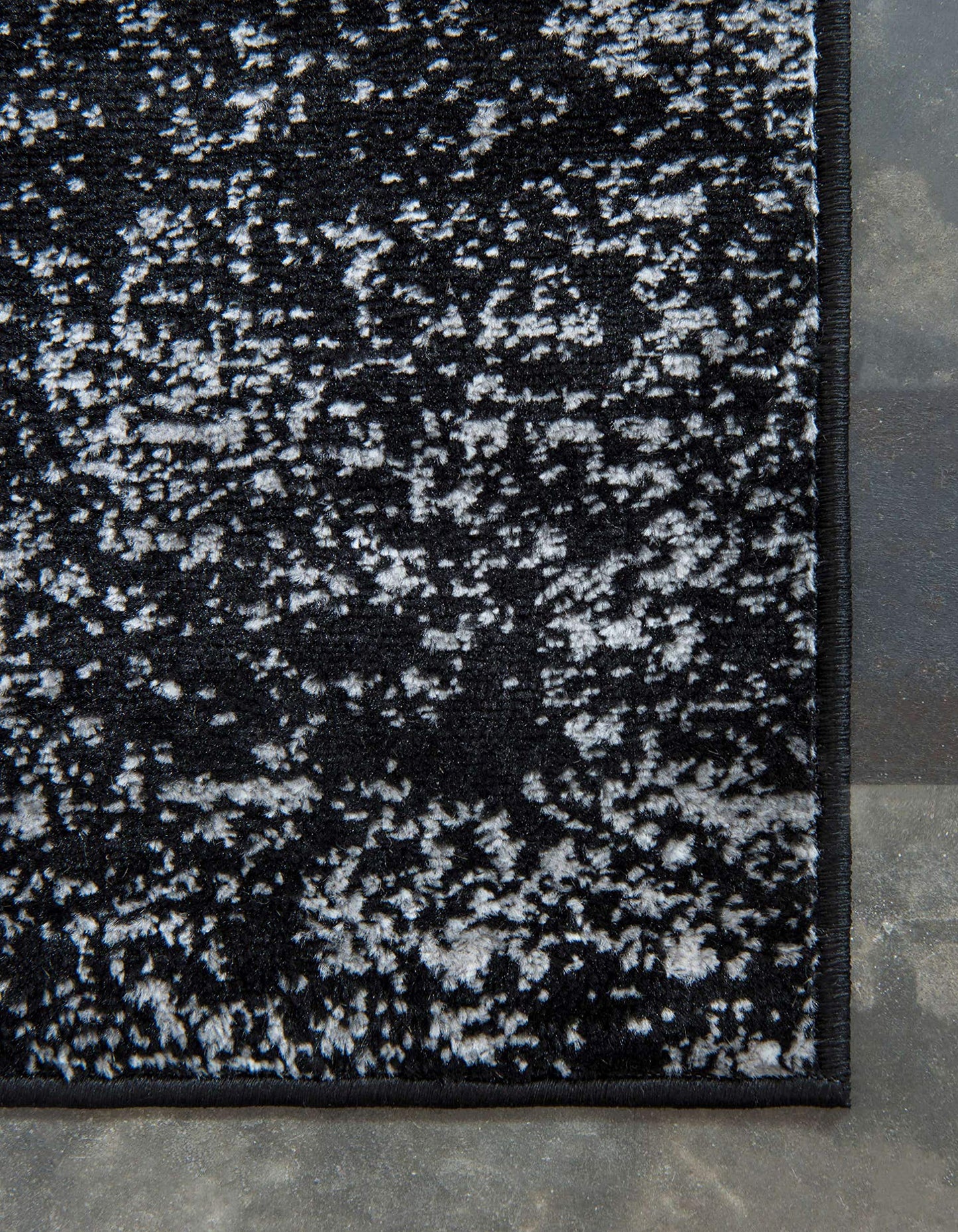 Unique Loom Sofia Collection Area Rug - Casino (5' 1" x 8' Rectangle, Black/ Ivory)
