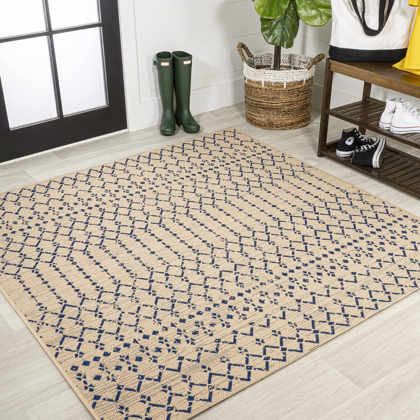 JONATHAN Y Moroccan Geometric Indoor Outdoor Square Area Rug 5X5 Beige/Navy, Ourika Textured Weave for Backyard, Patio, Porch, Easy-Cleaning, High Traffic, Pet-Friendly, Non-Shedding (SMB108H-5SQ)