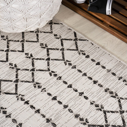 JONATHAN Y Moroccan Geometric Indoor Outdoor Round Area Rug 6 Ft Cream/Black, Ourika Textured Weave for Backyard, Patio, Porch, Easy-Cleaning, High Traffic, Pet-Friendly, Non-Shedding (SMB108I-6R)