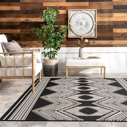 Nuloom Ranya Black/Ivory, 8' x 10', Tribal Geometric, Soft and Cozy, High Traffic, Stain Resistant, Easy Clean, Durable Area Rug for Indoor/Outdoor Patio, Deck, Porch, Garden, Courtyard