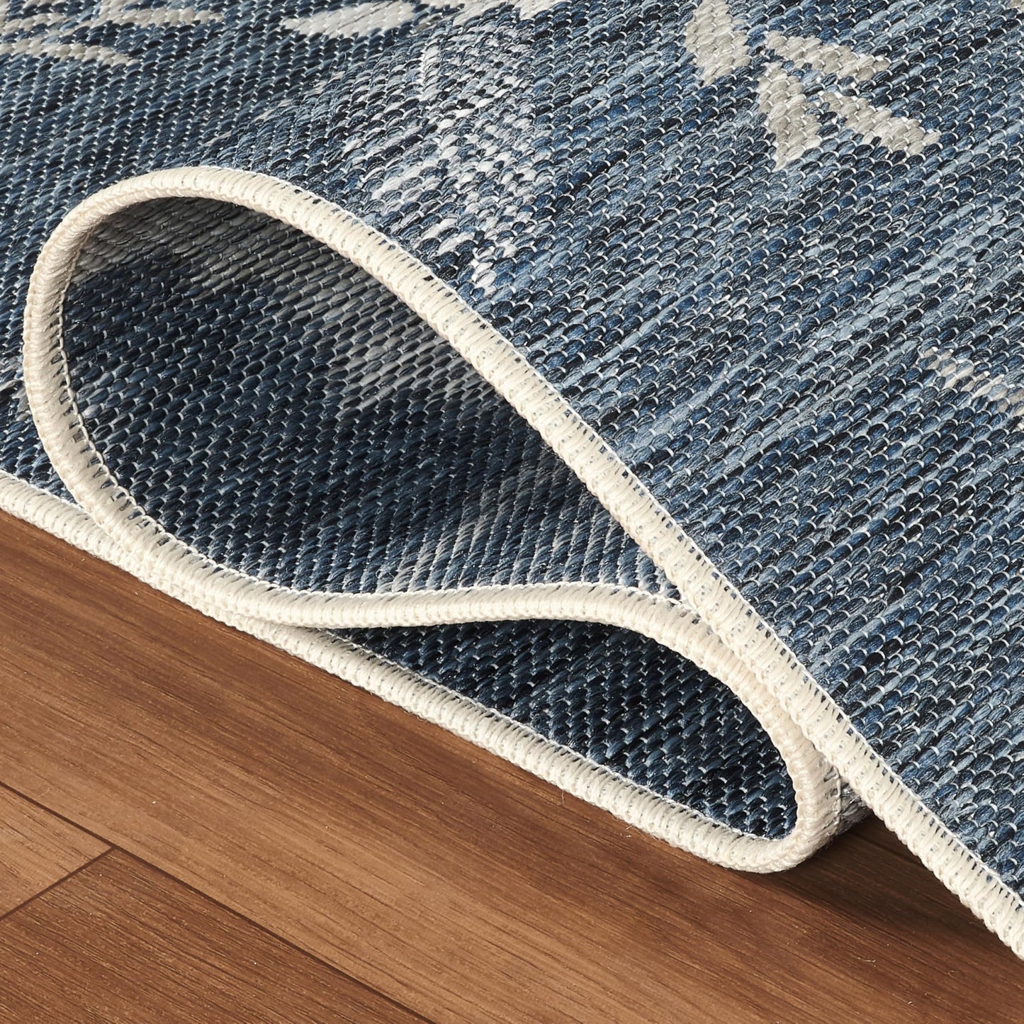 Laura Ashley Doreen Indoor Outdoor 5'x7' Area Rug Helena Floral Navy Multi