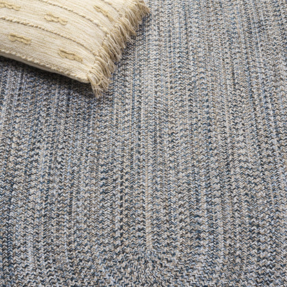 SAFAVIEH Braided Collection Area Rug - 6' x 9' Oval, Navy & Beige, Handmade, Ideal for Living Room, Bedroom, Dining Space (BRD376N)