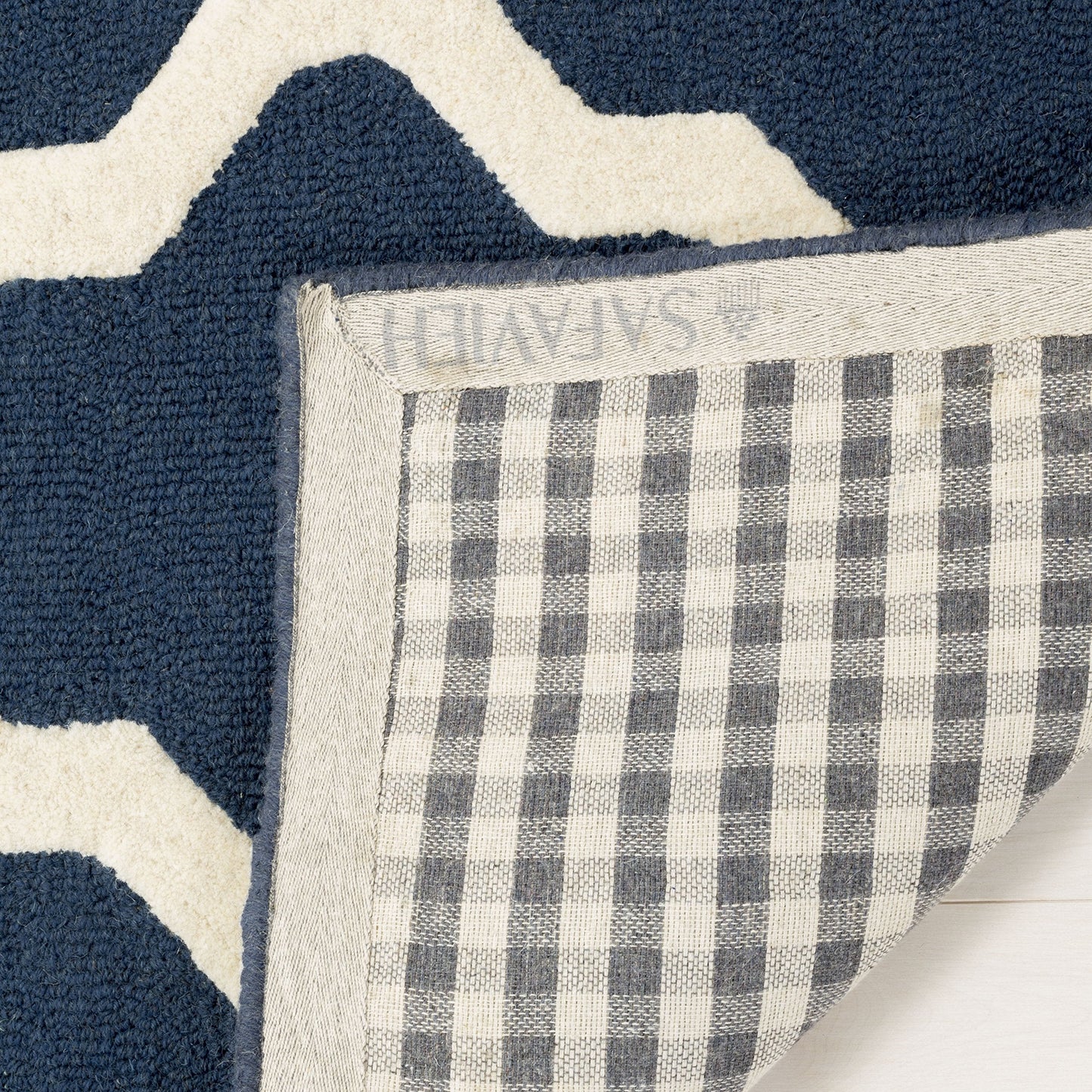 SAFAVIEH Cambridge Collection Runner Rug - 2'6" x 8', Navy Blue & Ivory, Handmade Trellis Wool, Ideal for High Traffic Areas in Living Room, Bedroom (CAM121G)