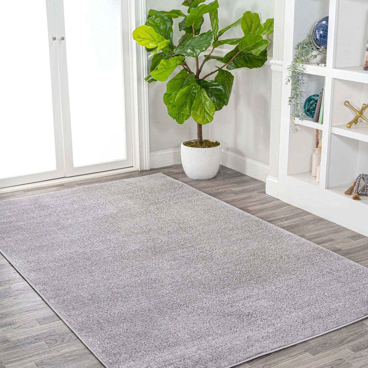 JONATHAN Y Haze Solid Low-Pile Light Gray Indoor Area Rug 3x5, Coastal,Bohemian,Minimalist,Classic, Easy-Cleaning for Living Room,Bedroom,Kitchen,Pet Friendly,Non-Shedding (SEU100K-3)