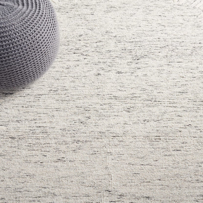 SAFAVIEH Abstract Collection Area Rug - 6' x 9', Grey & Ivory, Handmade Wool, Ideal for High Traffic Areas in Living Room, Bedroom (ABT478F)