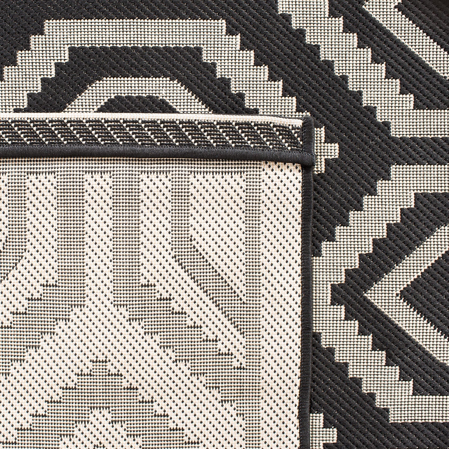 SAFAVIEH Washable Rug Outdoor Courtyard Collection - 4' x 5'7", Black & Beige, Non-Shedding & Easy Cleaning, Ideal for Patio, Backyard, Mudroom (CY6902-266)