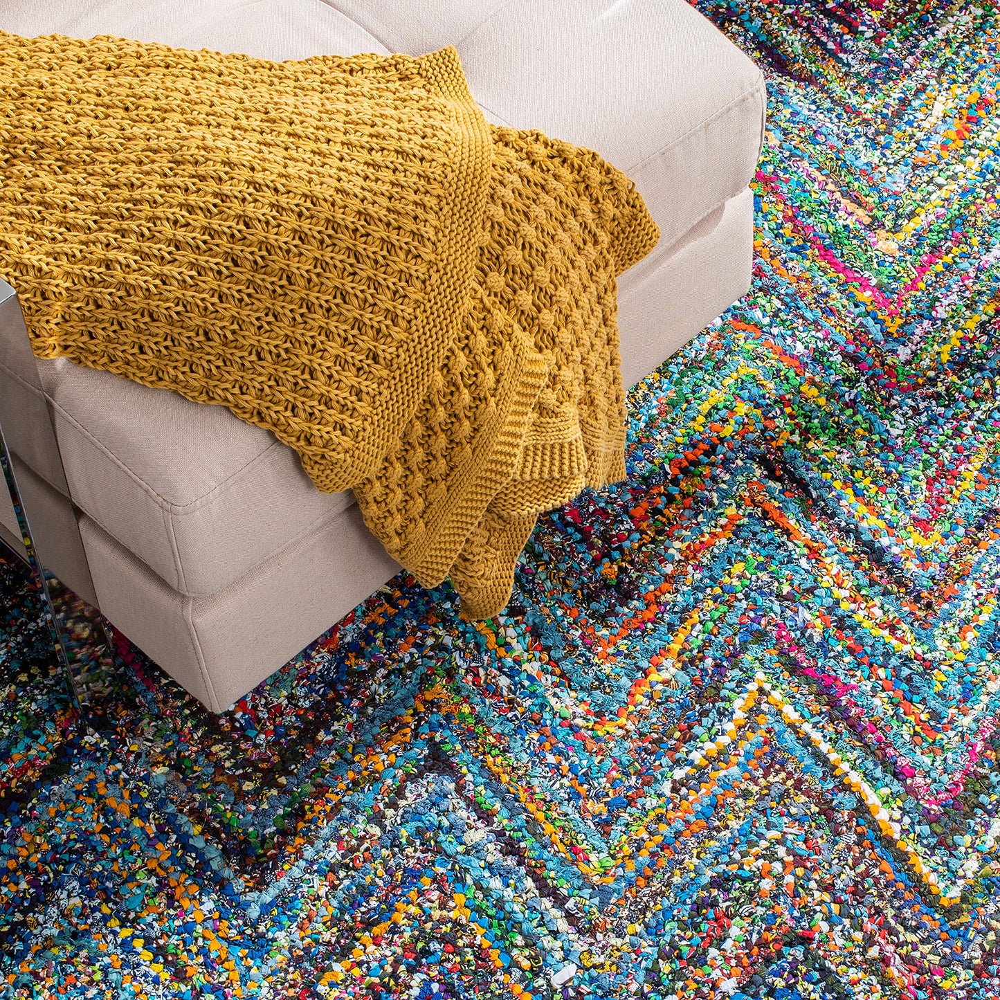 SAFAVIEH Nantucket Collection Area Rug - 6' x 9', Blue & Multi, Handmade Modern Abstract Chevron Cotton, Ideal for High Traffic Areas in Living Room, Bedroom (NAN141C)