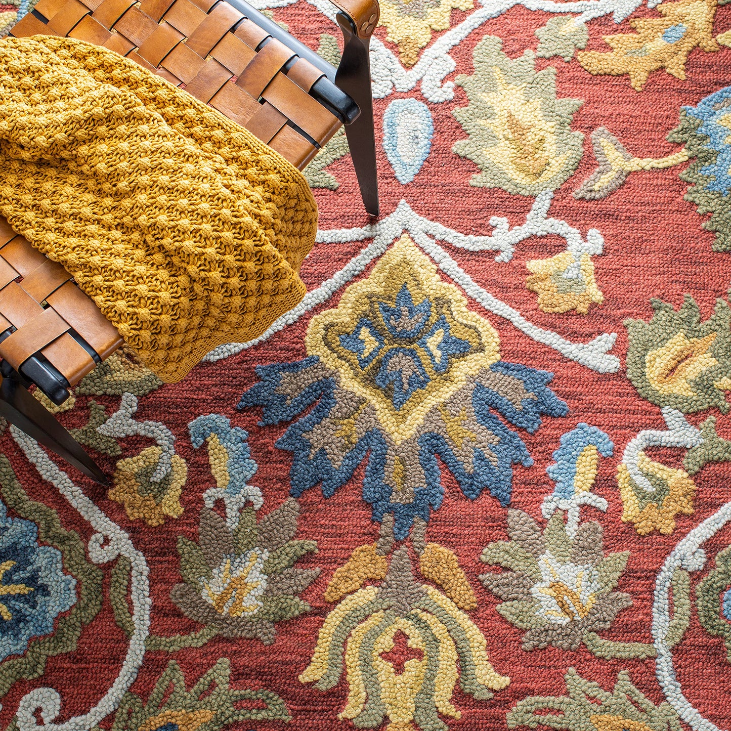 SAFAVIEH Blossom Collection Accent Rug - 3' x 5', Red & Multi, Handmade French Country Floral Wool, Ideal for High Traffic Areas in Entryway, Living Room, Bedroom (BLM402Q)