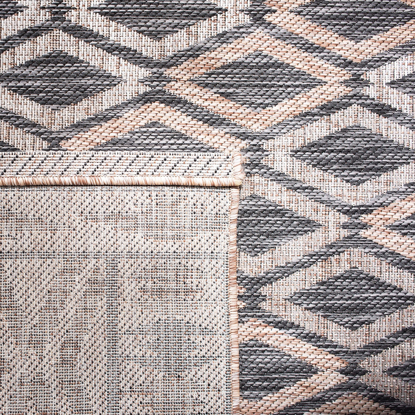 SAFAVIEH Washable Rug Outdoor Courtyard Collection - 5'3" x 7'7", Black & Natural, Non-Shedding & Easy Cleaning, Ideal for Patio, Backyard, Mudroom (CY8531-37321)