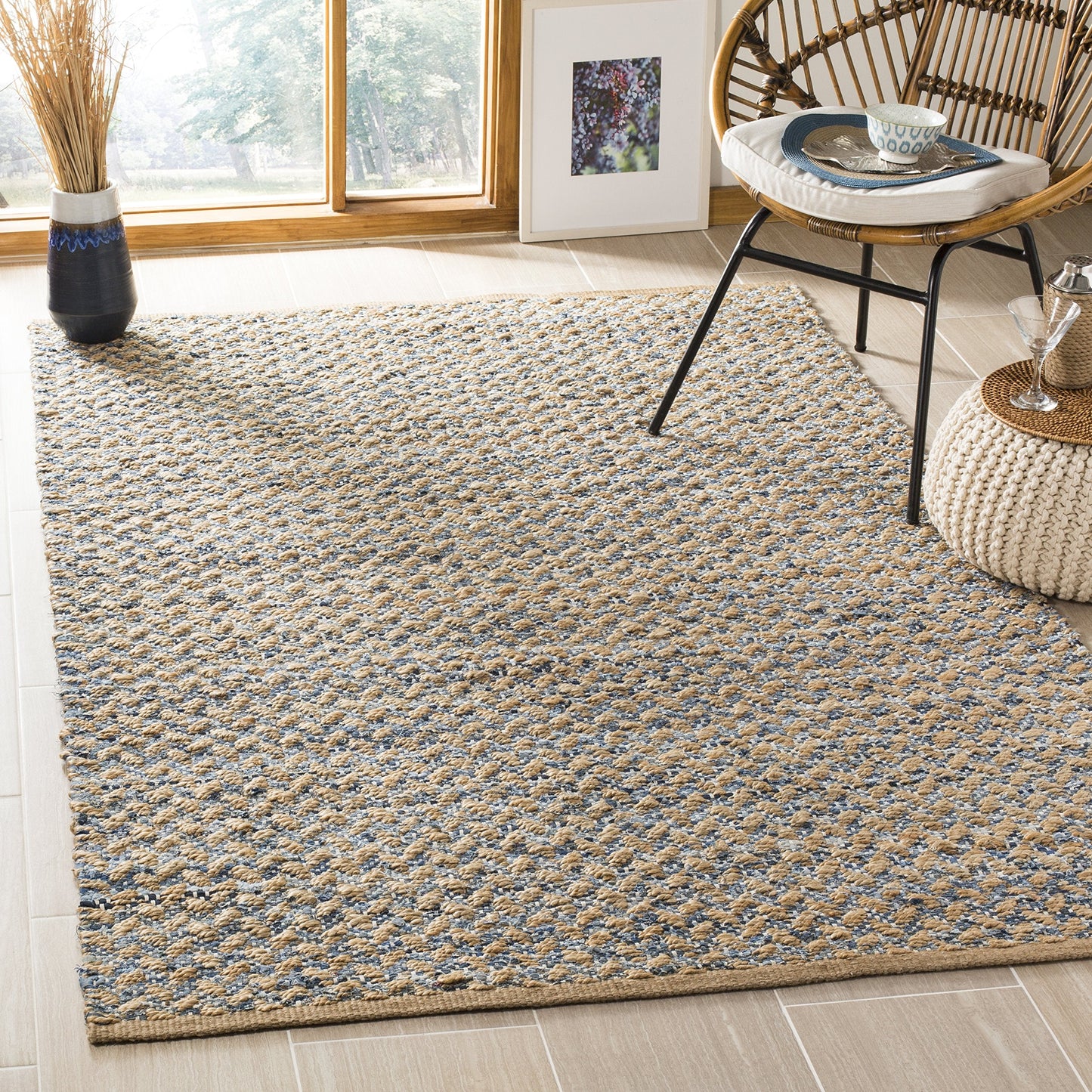 SAFAVIEH Cape Cod Collection Accent Rug - 4' x 6', Blue & Natural, Handmade Boho Braided Jute, Ideal for High Traffic Areas in Entryway, Living Room, Bedroom (CAP305M)